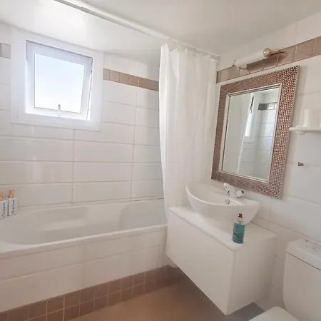 Aquamarine Apartman Voróklini